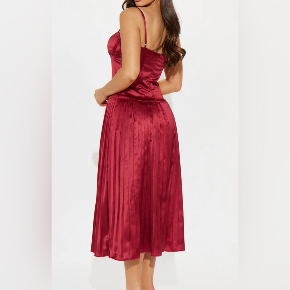 Burgundy Drop Waist Satin Midi Dress - Picture 4 of 4